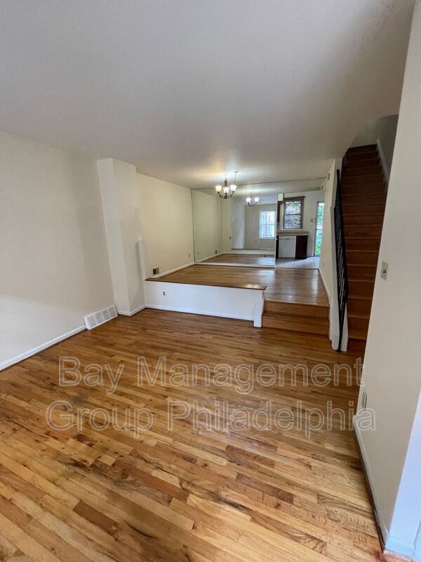 Building Photo - 1111 Bainbridge St