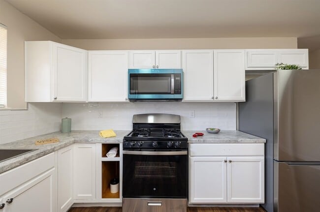 Building Photo - 2086 Harbert Ave