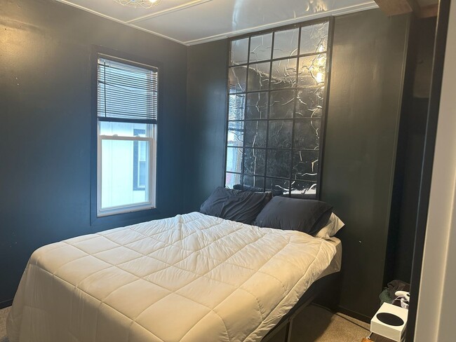 Building Photo - Beautifully Remodeled 2-Bedroom with Bonus...
