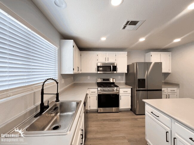 Foto del edificio - Stunning 3Bdm 2.5Ba Two Story Home in Moun...