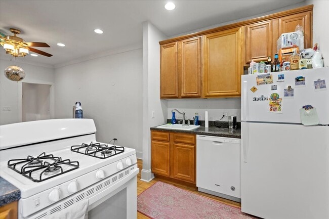 Building Photo - 442 W Arlington Pl