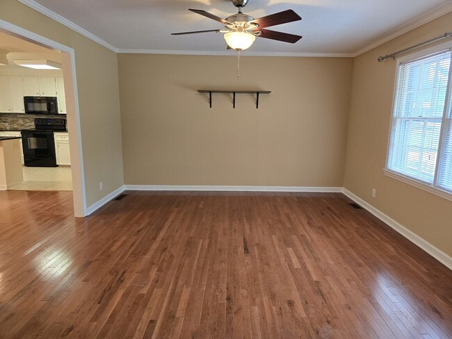 Foto del edificio - 4680 Forest Manor Dr