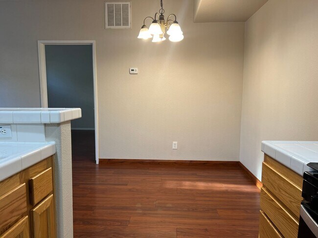 Building Photo - ***JUST REDUCED AND MOVE IN SPECIAL!!!*** ...