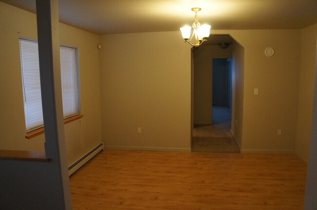 Building Photo - Beautiful ranch style home w/ 3 bd, 2 baths.