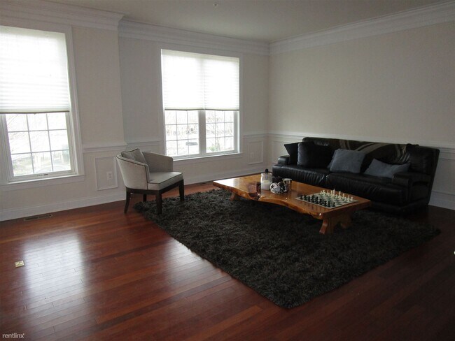 Foto del edificio - 4 br, 2.5 bath Townhome - 4151 Chariot Way