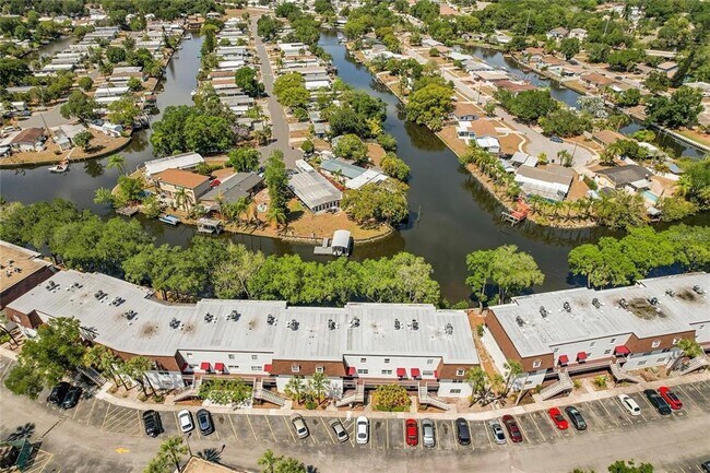 Foto del edificio - 9201 Tudor Dr