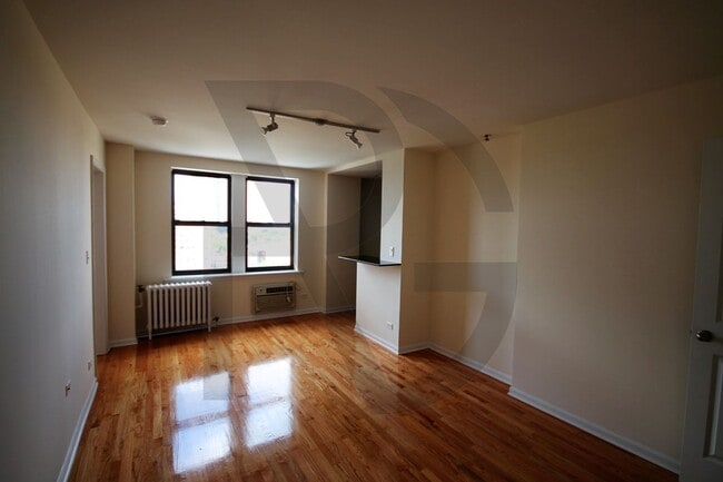 Building Photo - 5050 N Sheridan Rd