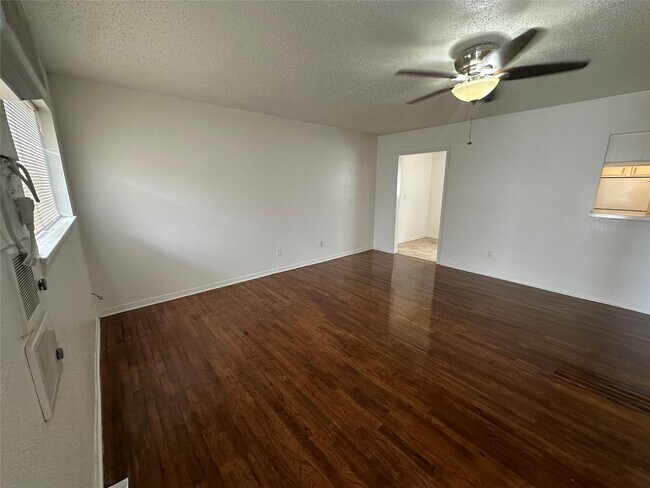 Foto del edificio - 4921 Crawford St