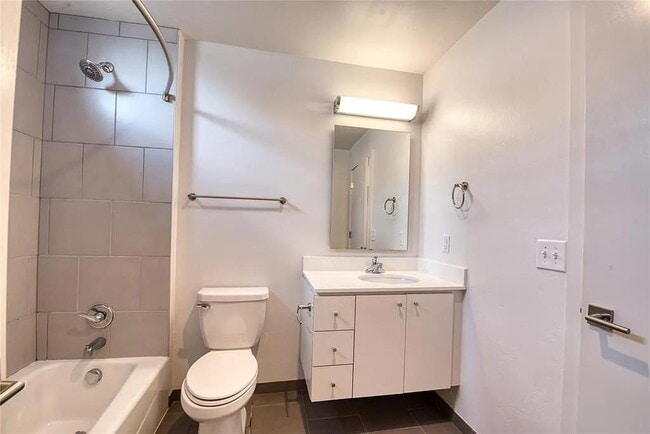 Foto del edificio - 627 Couch Dr