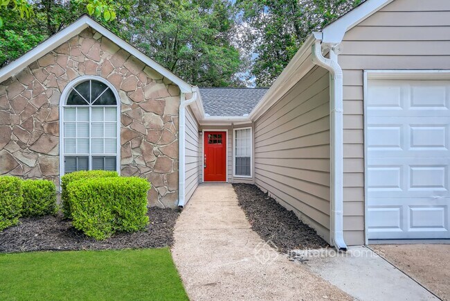 Building Photo - 7470 Hunters Ridge Dr
