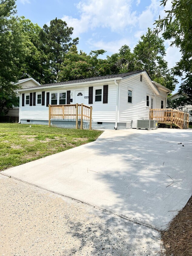 Primary Photo - 2115 Wythe St