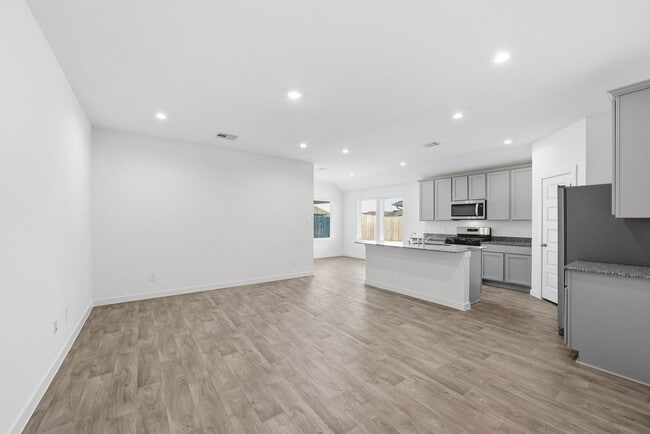 Foto del edificio - Offered by Precision Realty and Management...