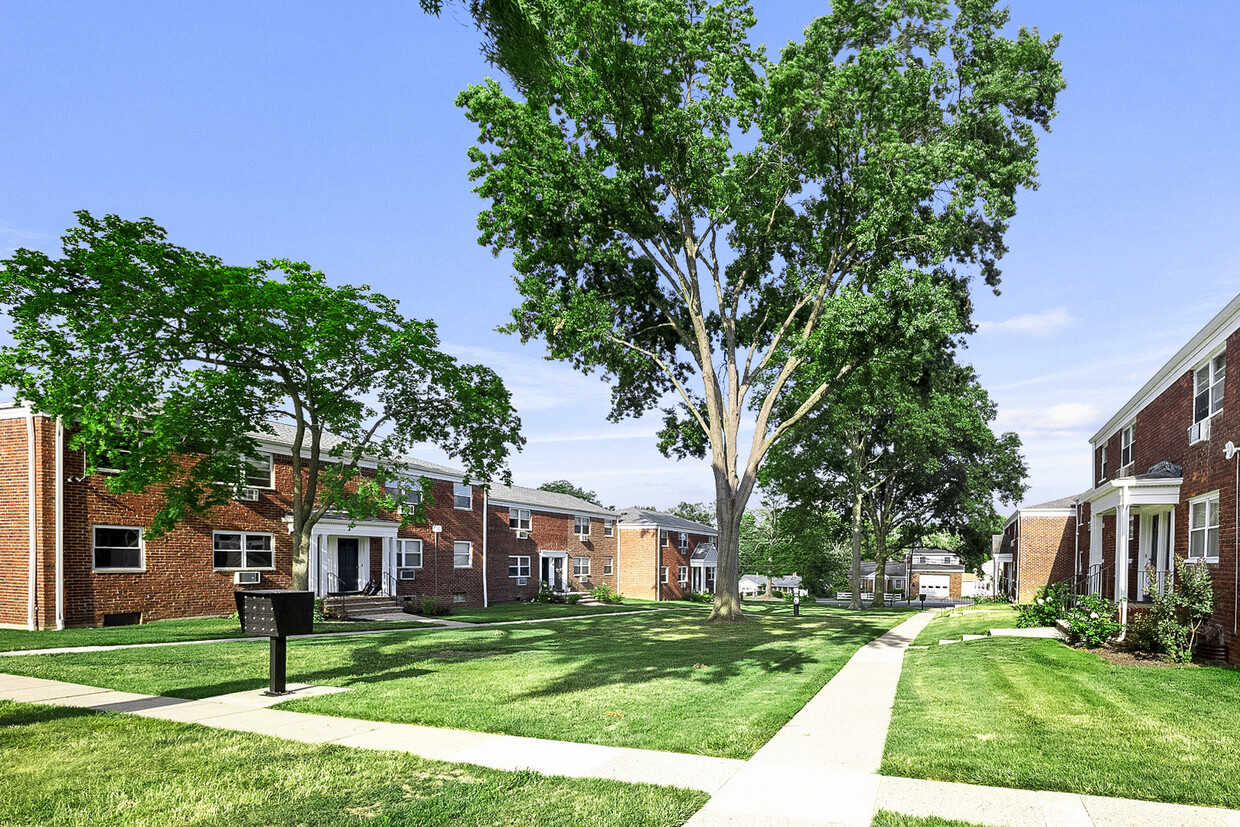 Primary Photo - Matawan Court Apartments
