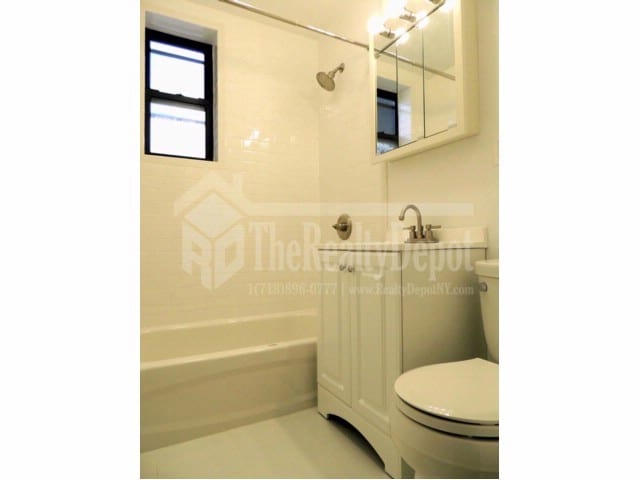 Primary Photo - 6385 Woodhaven Blvd