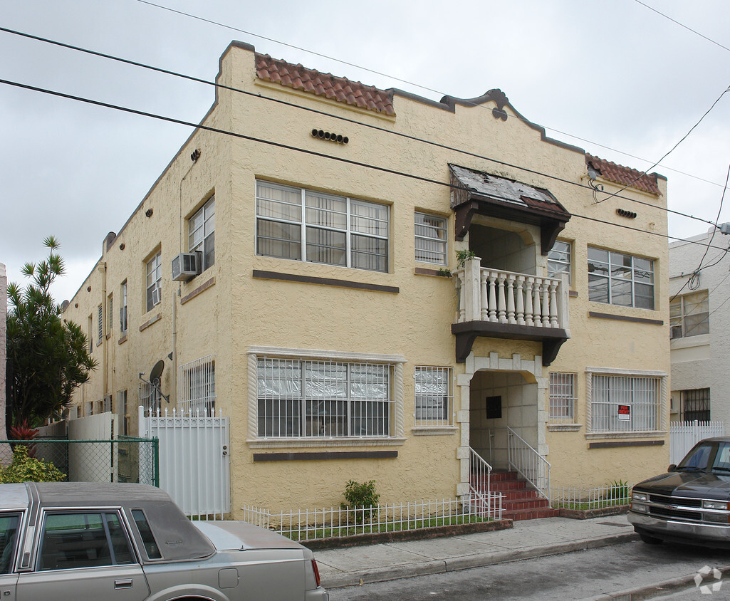 Building Photo - 412 SW 10th Ave
