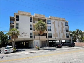 Building Photo - 2420 Diana Dr