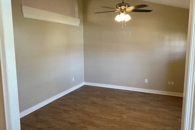 Foto del edificio - 4900 Winwood Way