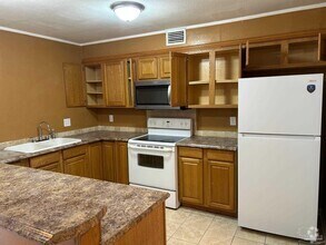 Building Photo - 6465 Tippin Ave