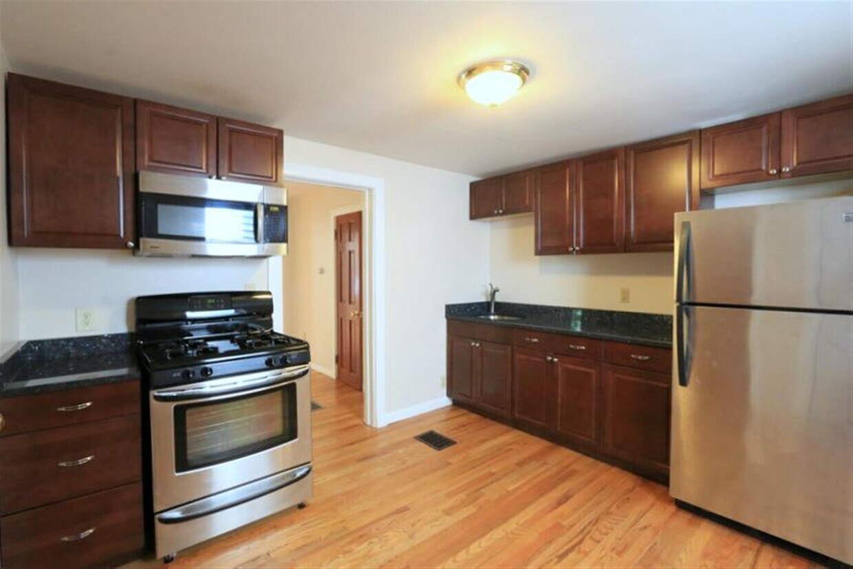 Primary Photo - 429 Franklin St