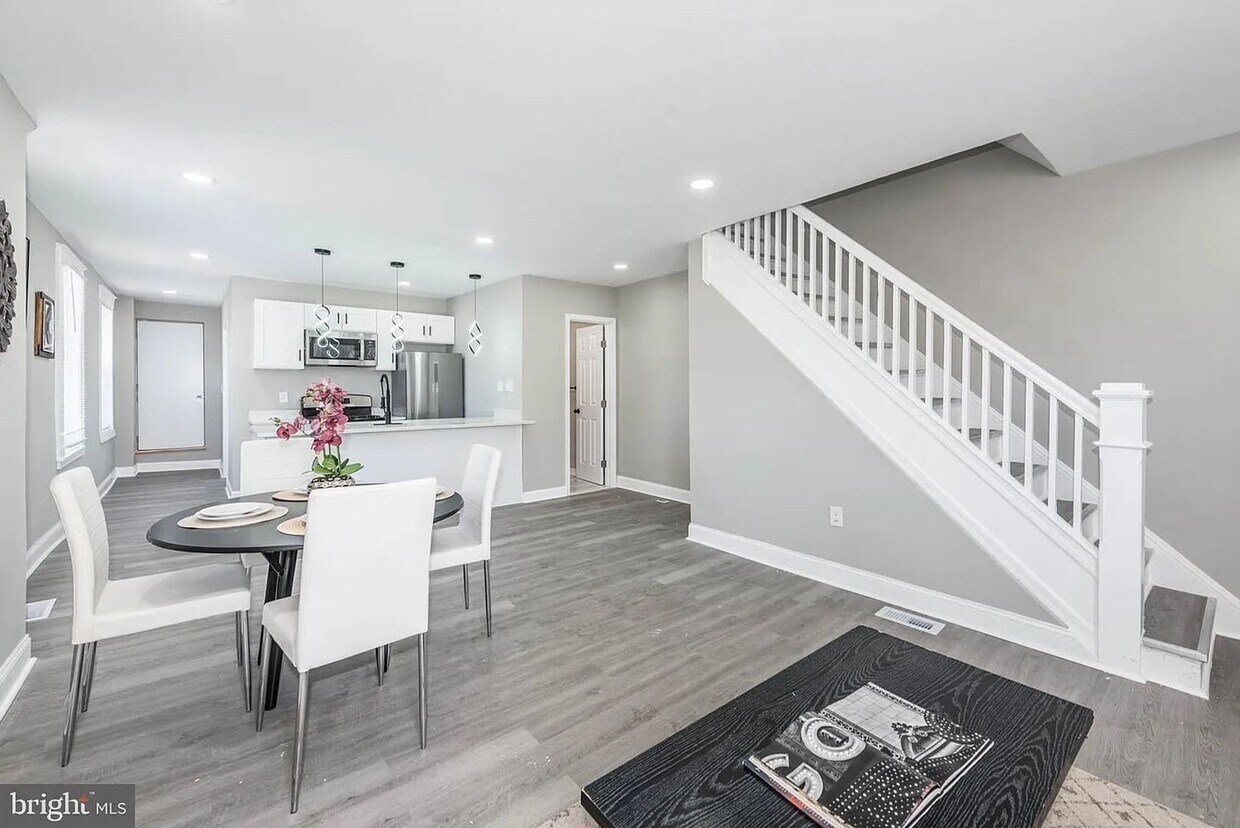 Foto principal - 3300 Ravenwood Ave