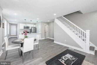 Building Photo - 3300 Ravenwood Ave