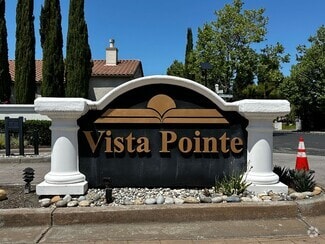 Building Photo - 1105 Vista Pointe Cir