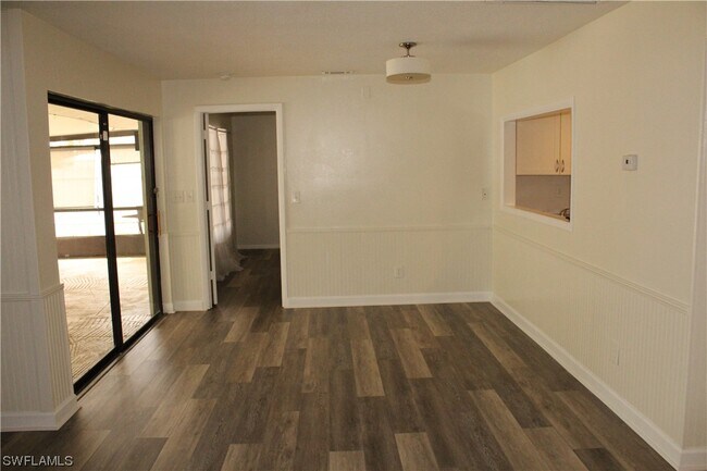 Building Photo - 407 SE 22nd St
