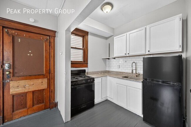 Foto del edificio - 2339 Rohs St