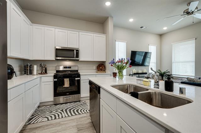 Foto del edificio - 1317 Creekbank Dr