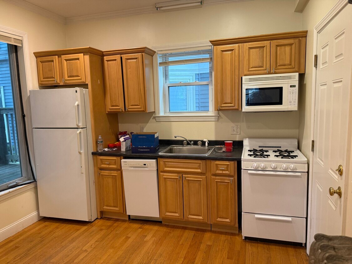 Foto principal - 1576 Cambridge St