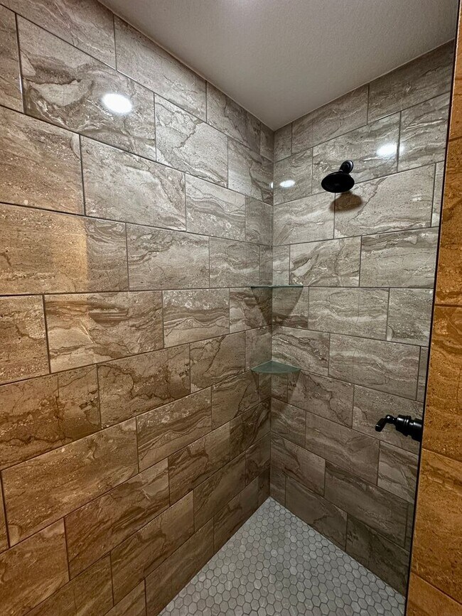 Foto del edificio - 2022 3/2 For Rent