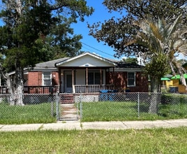 Building Photo - 8145 Marion Cir