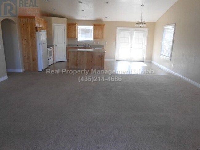 Foto del edificio - 4 Bedroom 2.5 Bathroom Home