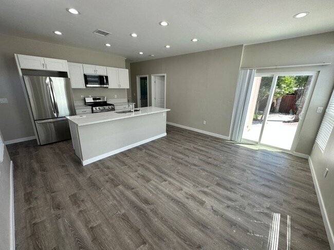 Foto del edificio - NEW Build 2023!! 4BD/2BA
