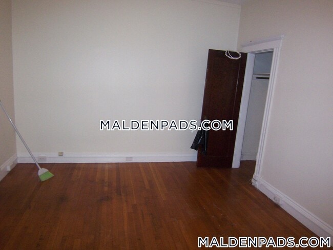 Building Photo - 17-19-19 Washington St S