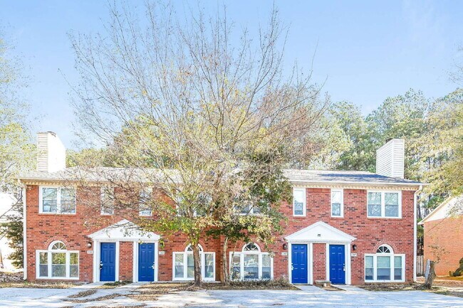 Foto del edificio - 1301 Sweet Pine Dr