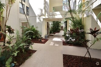 Building Photo - 20350 W Country Club Dr