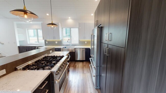 Building Photo - 4 br, 3 bath House - 129 W Palm Ave Bright...