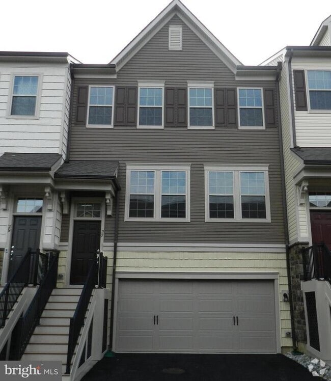 Building Photo - 27 Eagle Ln