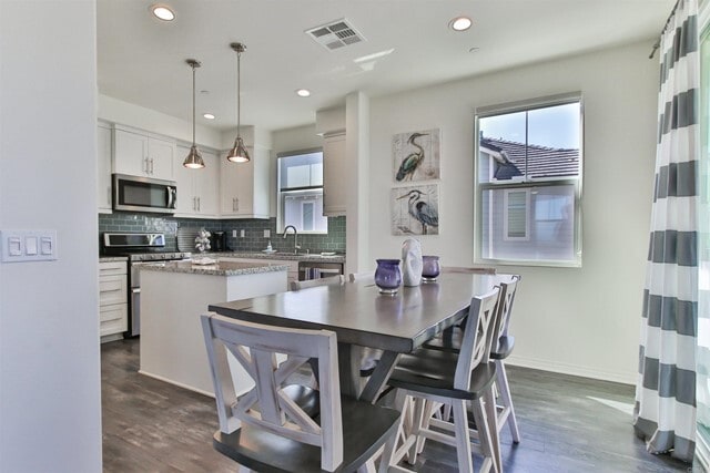 Building Photo - 508 Heron Ln