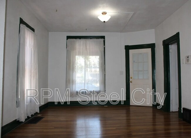 Foto del edificio - 1012 Cedar St