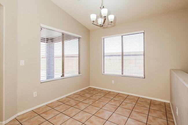 Foto del edificio - 802 S 126th Ave