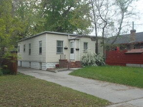 Building Photo - 634 Lewis Ave