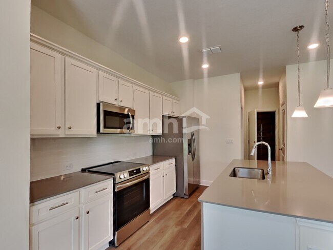 Foto del edificio - 27165 St Andrews Ave