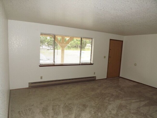 Foto del edificio - Cute 2 Bedroom Townhouse In Spanaway!!