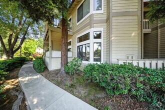 Building Photo - 3393 Smoketree Commons Dr