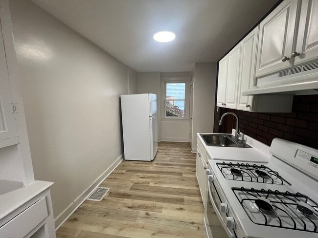 Photo - Updated 2.5 Bedroom/ 1 Bath in Troy Hill House