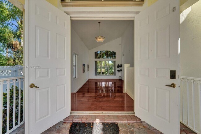 Foto del edificio - 10730 NW 56th Ct