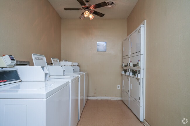Laundry Room - Hampton House