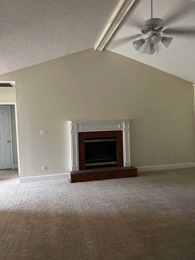 Foto del edificio - 148 Cobblefield Dr